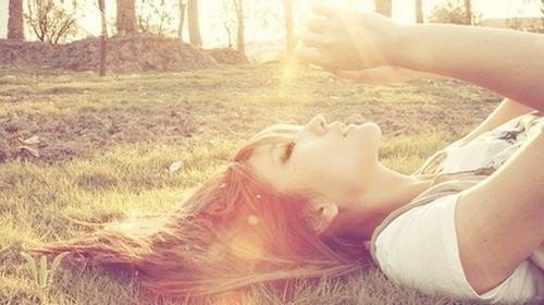 抖音內(nèi)容追求快速與簡潔,熱門話題迅速傳播 抖音內(nèi)容追求快速與簡潔,熱門話題迅速傳播